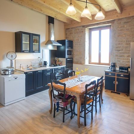 Appartement De Charme Dans Une Maison Isolee Presilly  Exterior foto