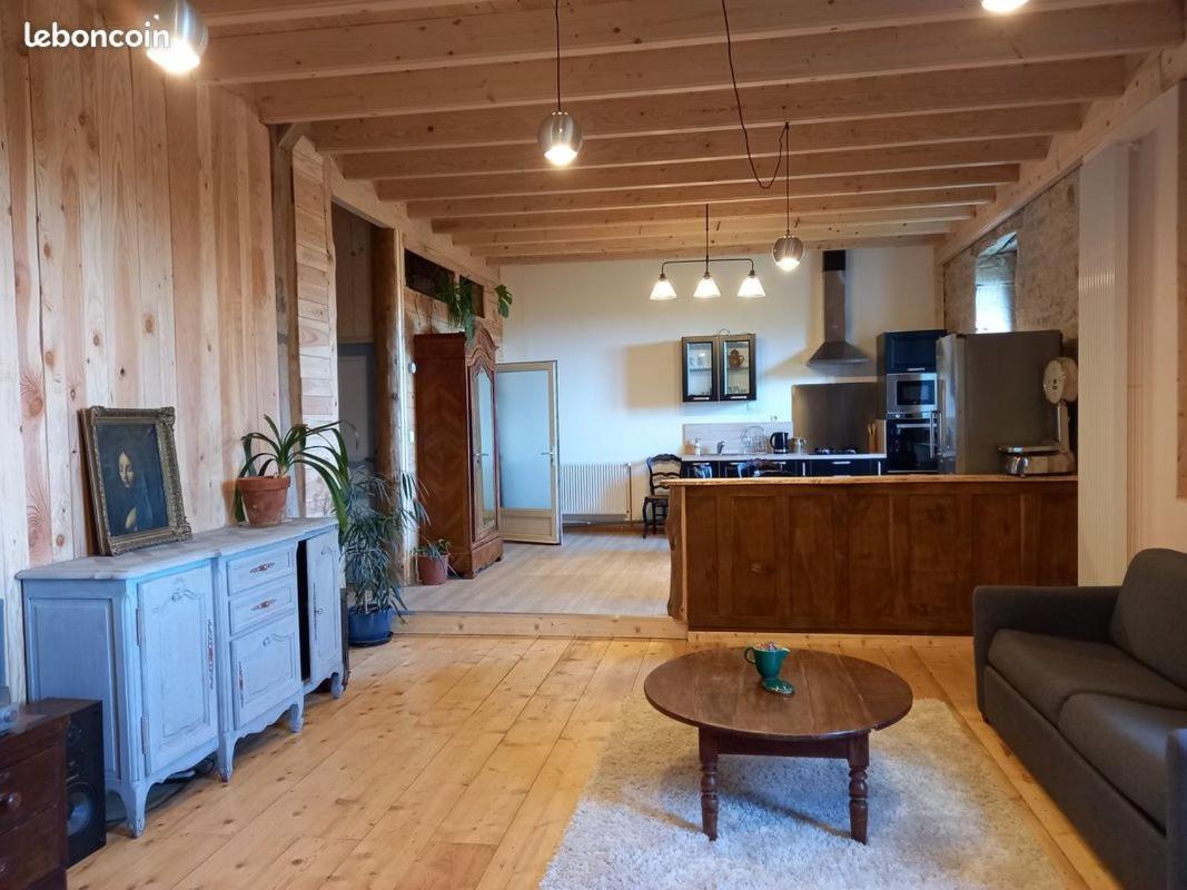 Appartement De Charme Dans Une Maison Isolee Presilly  Exterior foto